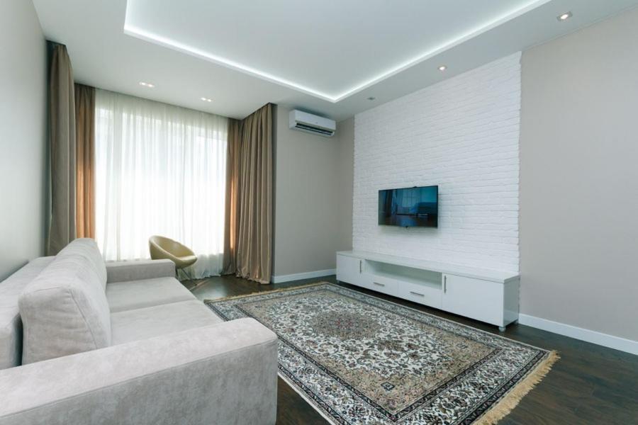 Квартира На Улице Деловая Kiew Exterior foto