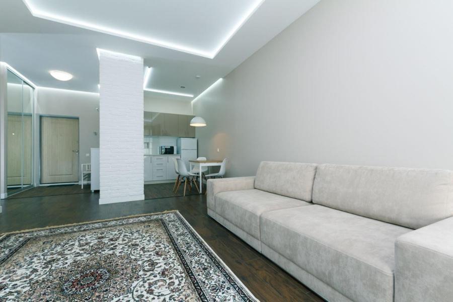 Квартира На Улице Деловая Kiew Exterior foto